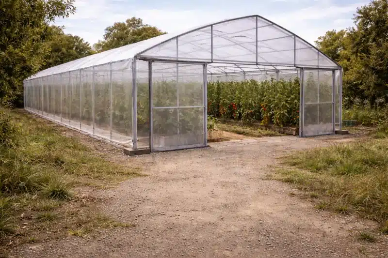 Photo pour un permis de construire d'une serre agricole en polycarbonate 